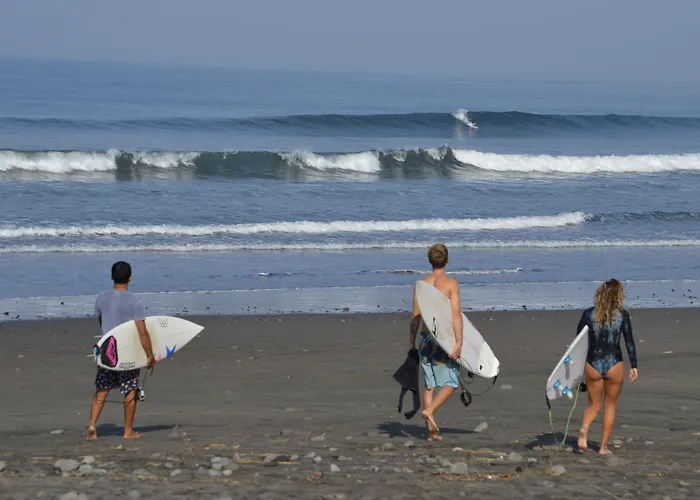 West Break Bali - Medewi * Airsatang